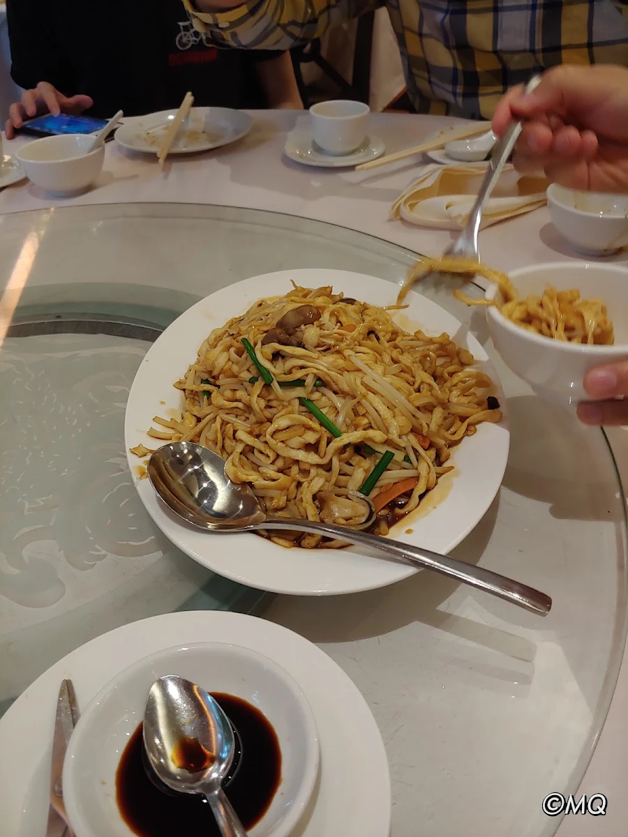 beef flat rice noodle 乾炒牛肉河